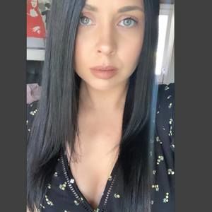 Meet your Posher, Daniella